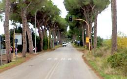 Una rotonda per via Epitaffio, all'altezza delle Congiunte