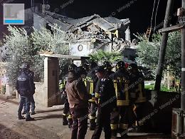 La casa crolla dopo l'esplosione, tragedia sfiorata in via Ponte di Ferro