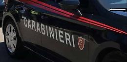 Ruba cosmetici dentro al negozio, denunciato per furto
