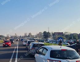 Latina, traffico impazzito sulla Pontina per fare acquisti nel negozio
