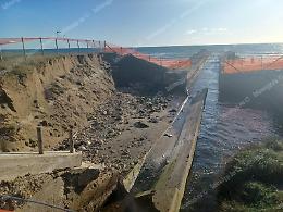 Danni sul lungomare, la corsa contro il tempo