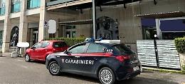 Ruba all'interno di un negozio, 33enne denunciato per furto