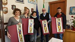 Cristiana Sadocco dona al Comune l'opera simbolo del Carnevale Apriliano 2024