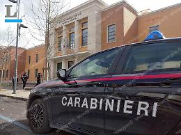 Foto delle compagne “spogliate” con l'app Bikinioff, indagati due studenti