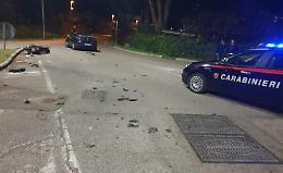 Scontro all'incrocio, due persone ferite e trasferite in ospedale