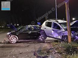 Scontro tra due vetture all'incrocio sull'Appia, due feriti