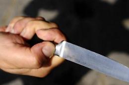 Accoltella il padre, arrestato