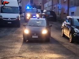 Maltratta la compagna in presenza della figlia, arrestato 26enne