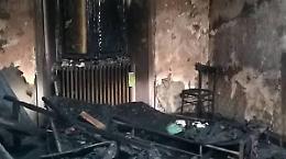 Litigano con una donna e le incendiano casa, ma colpiscono quella sbagliata. Denunciati