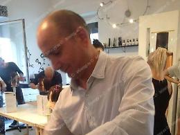 Gli rubano il telefono con le foto del figlio morto, l'appello: "Restituitemelo"