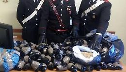 Controlli antidroga a tappetto sul litorale: sequestrati 109 kg di hashish e 2kg di cocaina