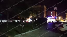 Piazza Bandol al buio dopo il tentativo di furto nel supermercato col camion ariete