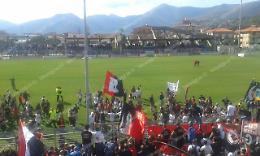 A Fondi il Foggia festeggia la promozione in Serie B. Folle gioia negli spogliatoi con Pio e Amedeo