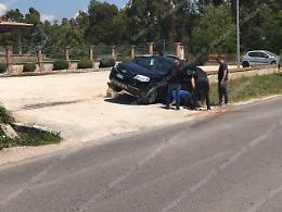 Incidente in via del Genio Civile, suv carambola in strada e finisce in una cunetta
