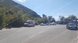 Escursionisti cadono durante un'arrampicata sul promontorio, i soccorsi con l'elicottero
