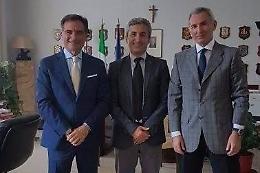 Il nuovo capo della squadra mobile ricevuto dal prefetto Pierluigi Faloni insieme al questore