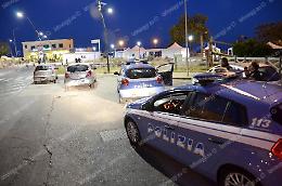 Venditori abusivi sul piazzale di Foce Verde, i ristoratori scrivono a Coletta: "Faccia qualcosa"