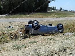 Grave incidente stradale sulla Migliara 56. Si ribalta con l'auto e viene soccorso in eliambulanza
