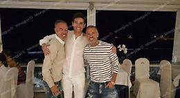 Yacht di 40 metri attraccato al largo: gli stilisti di Dsquared si fermano a cena a Terracina