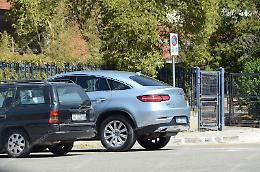 Ruba un Suv Mercedes, ma il furto dura poco: la polizia lo ritrova e lo restituisce al proprietario