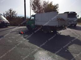 Due ciclisti investiti da un furgoncino questa mattina sulla Cisterna-Campoleone