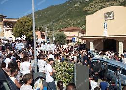 Terracina, palloncini bianchi e una chiesa gremita per l'ultimo saluto a Michele Rossi