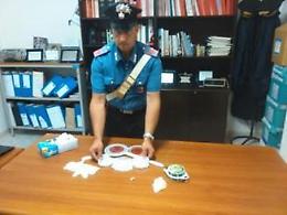Trovato in possesso di circa 30 grammi di cocaina e materiale per il confezionamento, arrestato