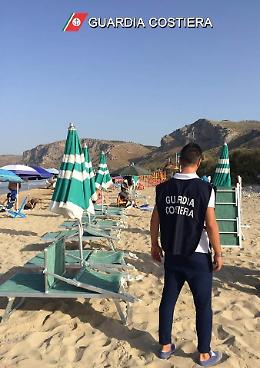Occupazione abusiva della spiaggia in località Sant'Agostino, l'operazione della Guardia Costiera