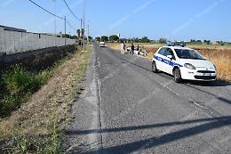 [FOTO] Incidente in via delle Valli, ferita una ragazza che è stata trasportata al pronto soccorso