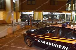Attentato incendiario ad una tabaccheria in Q4, malviventi ripresi dalle telecamere