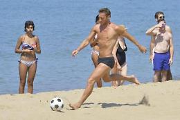 Francesco Totti manda un "in bocca al lupo" all'amico Giuseppe Giannini e al suo Racing Fondi