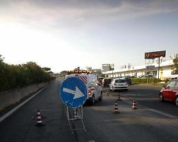 Autocisterna si blocca sulla Pontina, traffico deviato all'altezza del chilometro 46