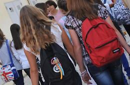 L'augurio agli studenti per l'inizio del nuovo anno, il sindaco in visita nelle scuole