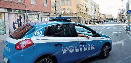 Rubano capi di abbigliamento nei negozi, che poi vengono rivenduti: fermati baby ladri