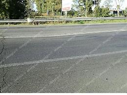 Sulla Pontina spuntano crepe e un avvallamento: i pendolari lanciano l'allarme
