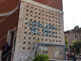 Sfregio sulla facciata della chiesa di San Michele a pochi giorni dalla Festa del Patrono