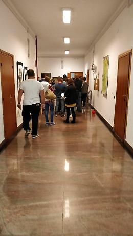 Mense digitali ma file fisiche: caos all'ufficio, alle 10 già terminati i numeretti