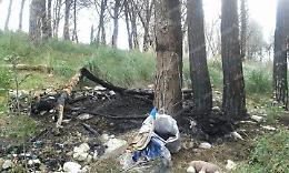 Tendopoli abusiva in zona “Pineta Le Vasche” , l'incendio dopo lo sgombero