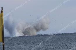 Una perizia tecnica sui resti dell'Eurofighter caduto in mare a Terracina