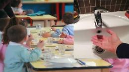 Manca l'acqua, scuola chiusa: i genitori protestano davanti al plesso
