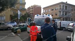Cade dalle scale in Tribunale, donna trasportata all'ospedale