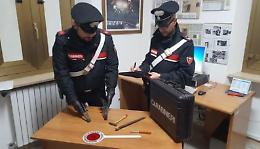 Arnesi da scasso all'interno dell'auto, denunciati due giovani