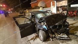 Incidente frontale tra due auto a Tor Tre Ponti, 3 feriti gravi