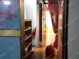 Un garage adibito a centro massaggi, la scoperta della polizia