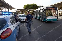 Rifugiati e spacciatori alle autolinee, quella trappola per i minori