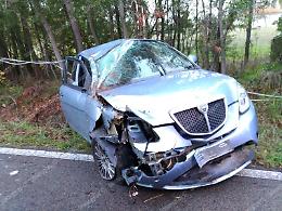 [FOTO] Due incidenti in poche ore su via Gorgoglicino. Paura per due giovani