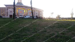 Uomo investito sulla Pontina, una folla commossa al funerale