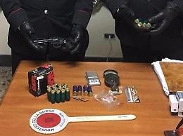 Allarme ronde, primo arresto. Sequestrate pistole, mazze di ferro e coltelli