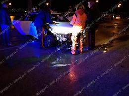Terribile carambola nel quartiere medievale: quattro auto coinvolte