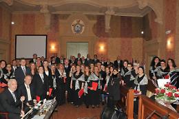 [FOTO] Concerto di Natale, la corale riceve la «Fanciulla d'Anzio»